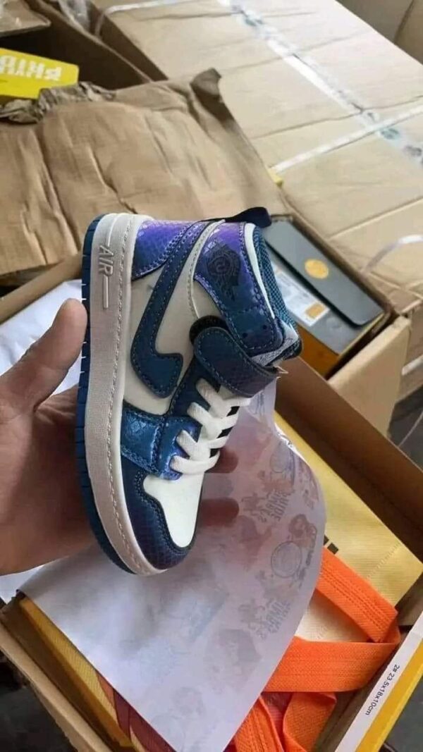 Buy Cheap Wholesale Mixed Shoes Pallets for Beginners - Liquidation Pallet - Image 3