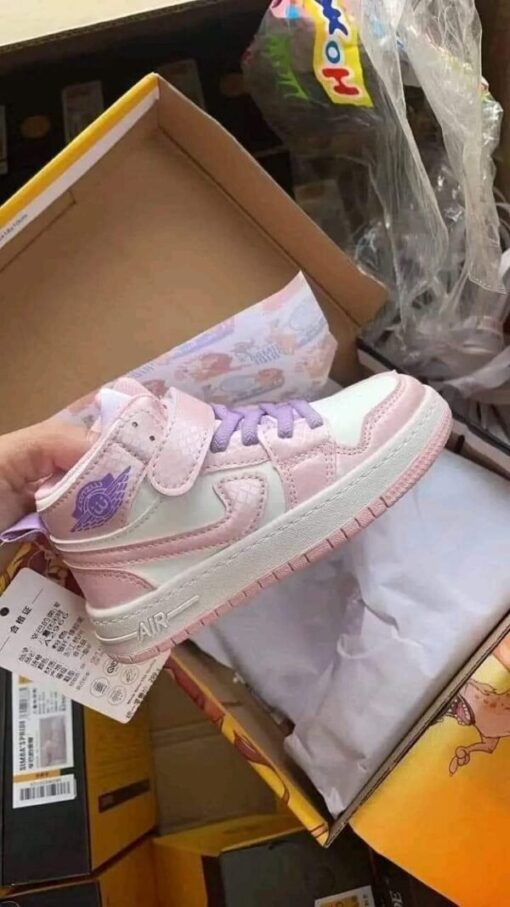 Buy Cheap Wholesale Mixed Shoes Pallets for Beginners - Liquidation Pallet - Image 7