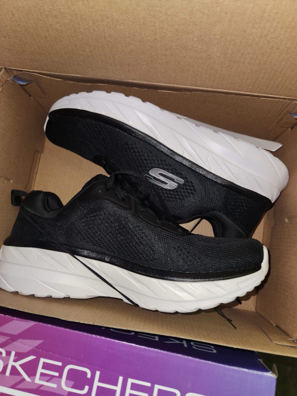 Skechers Shoe Pallets liquidation - Affordable Bulk Skechers shoe pallets - Image 2