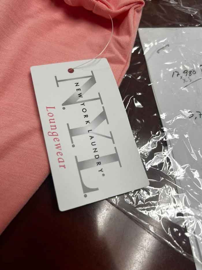 Buy Cheap Pajamas Set for Ladies: Wholesale Liquidation Pallet - Image 4