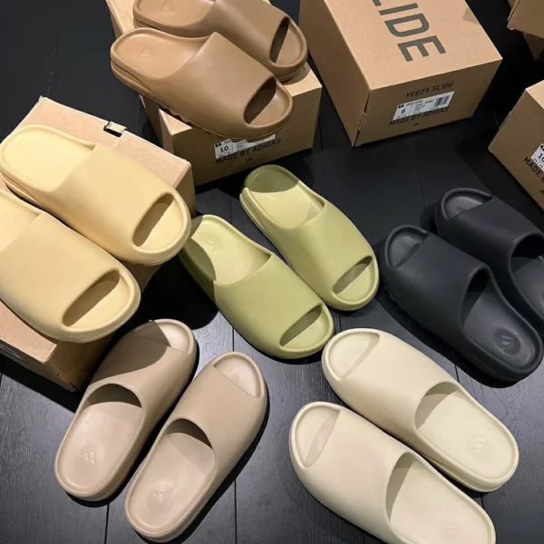 Buy Yeezy Slides Pallets for sale- Wholesale Pallet Liquidation - Image 3